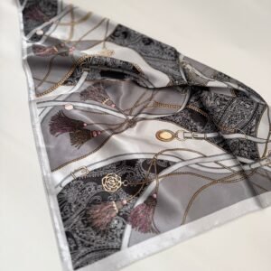 Elegantes Tuch im maritimen Design – stilvoll & vielseitig