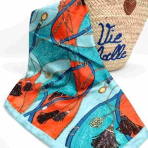 Elegantes Tuch im maritimen Design - stilvoll & vielseitig